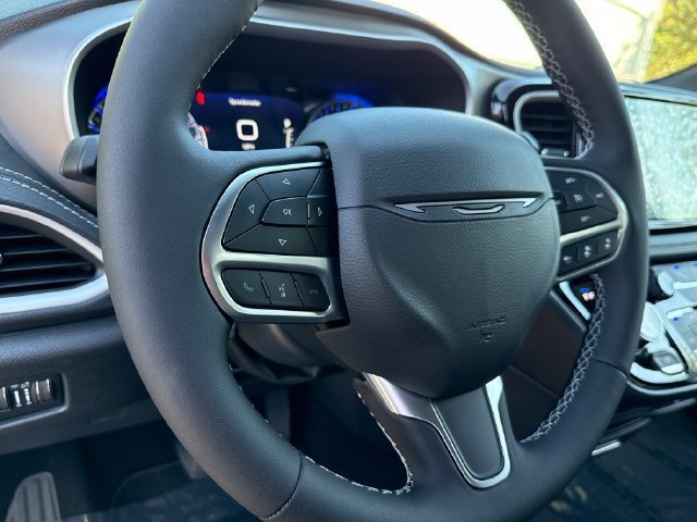 New 2027 Chrysler Pacifica Select AWD/4WD image 16