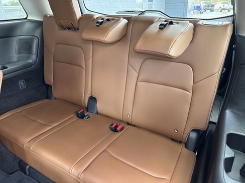 Certified 2025 Nissan Pathfinder Platinum AWD/4WD image 7
