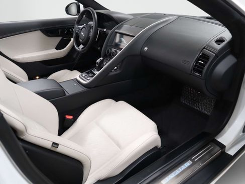 Used 2024 Jaguar F-TYPE Convertible AWD image 18