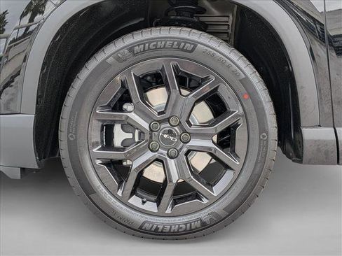 New 2025 Honda Pilot Touring image 10