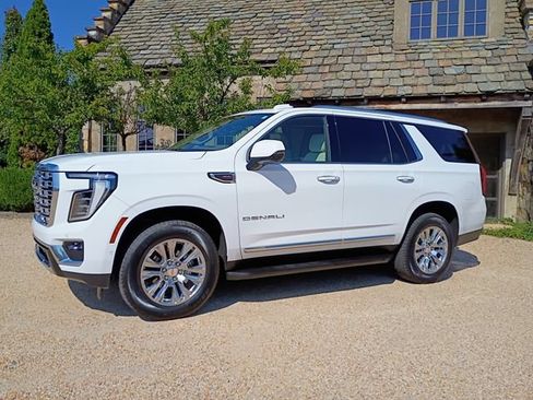 Used 2025 GMC Yukon Denali w/ LPO, Floor Liner Package RWD image 5