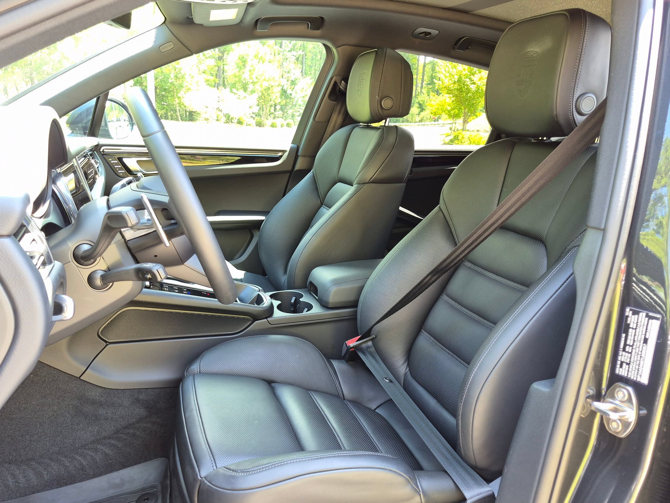 Certified 2026 Porsche Macan AWD/4WD image 5