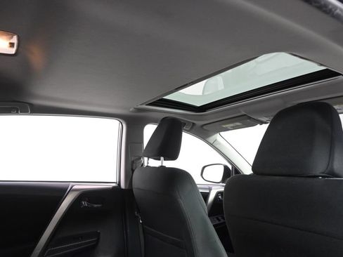 Used 2014 Toyota RAV4 XLE AWD/4WD image 17