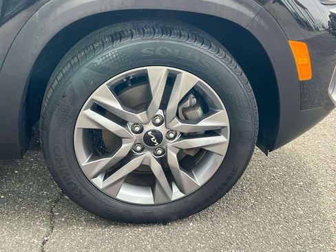 Used 2023 Kia Seltos S image 6