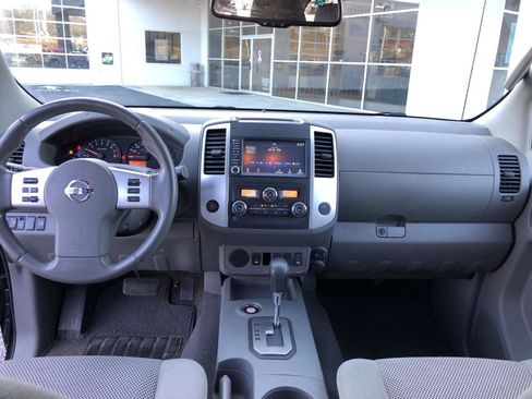 Used 2021 Nissan Frontier SV image 12