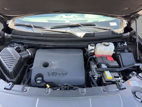 Used 2023 Chevrolet Traverse LT FWD image 21