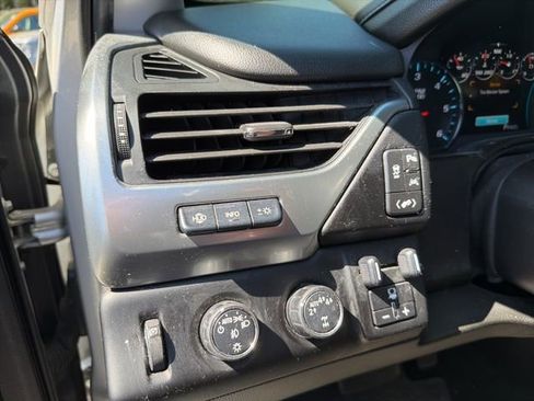 Used 2017 Chevrolet Suburban Premier image 26