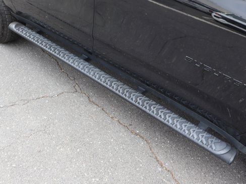 Certified 2023 Chevrolet Suburban Z71 w/ Luxury Package image 12