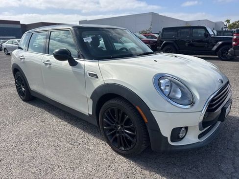 Used 2017 MINI Cooper Clubman FWD image 3