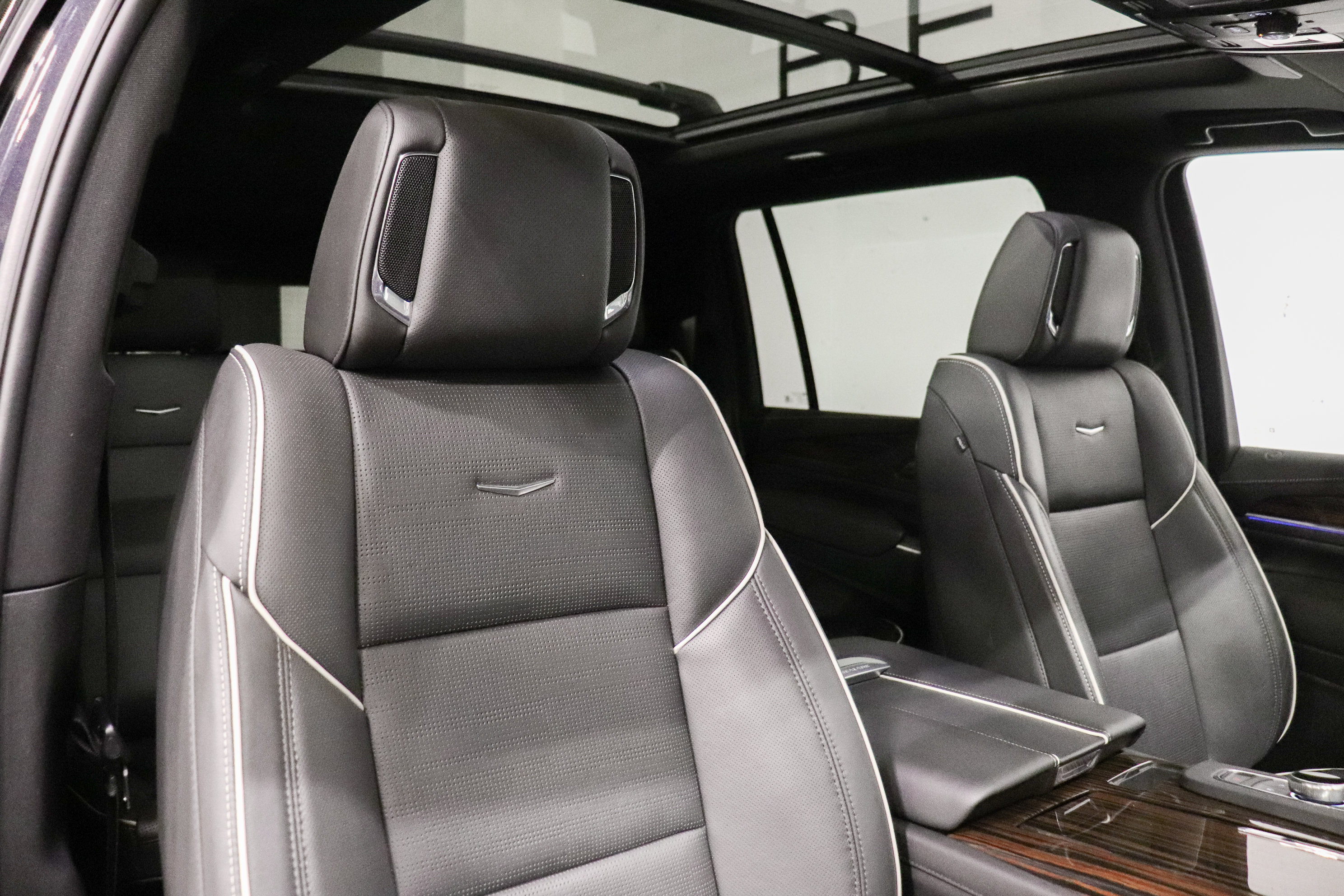 Certified 2023 Cadillac Escalade ESV Premium Luxury AWD/4WD image 16