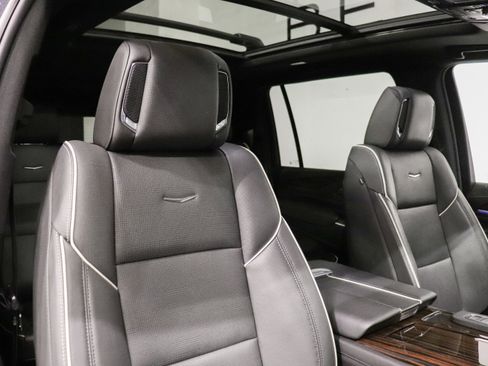 Used 2023 Cadillac Escalade ESV Premium Luxury AWD/4WD image 16