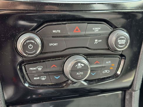 Used 2019 Chrysler 300 S RWD image 26