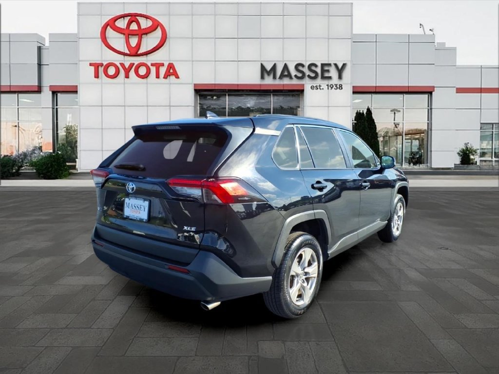 Used 2023 Toyota RAV4 XLE FWD image 3