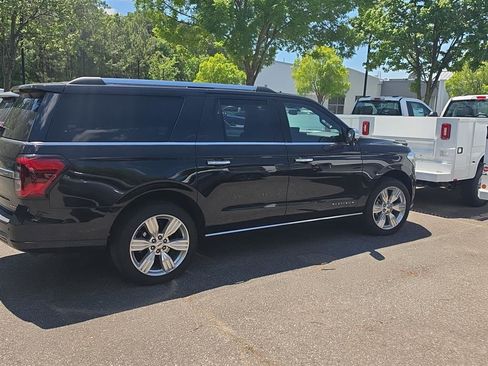 Used 2024 Ford Expedition Max Platinum AWD/4WD image 2