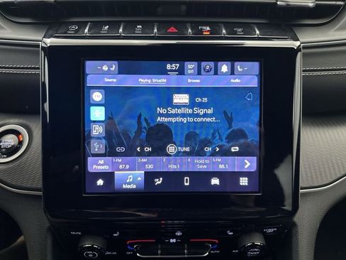 Used 2024 Jeep Grand Cherokee Altitude image 14