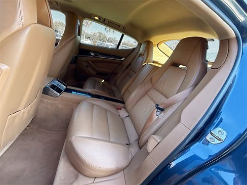 Used 2011 Porsche Panamera 4S image 27