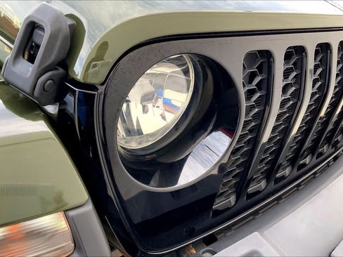 Used 2022 Jeep Gladiator Sport AWD/4WD image 30
