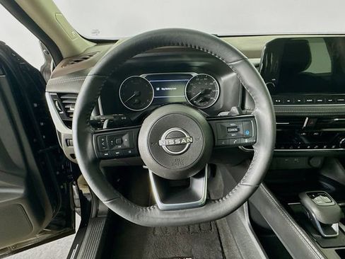 Used 2023 Nissan Rogue SL w/ SL Premium Package FWD image 14