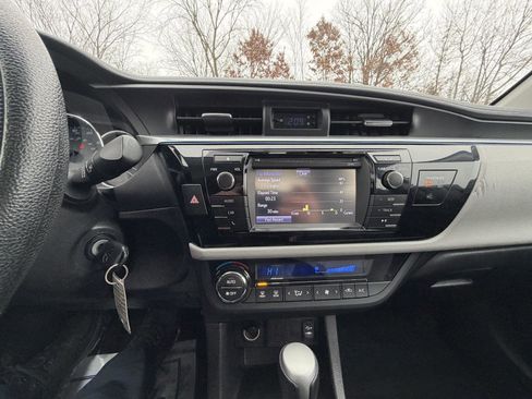Used 2014 Toyota Corolla LE image 13