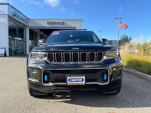 Used 2022 Jeep Grand Cherokee Overland image 3
