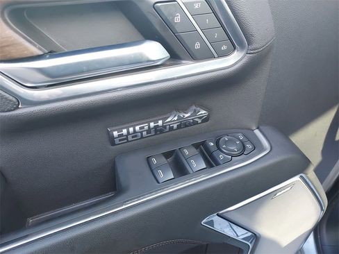 Used 2024 Chevrolet Silverado 1500 High Country w/ High Country Premium Package image 19