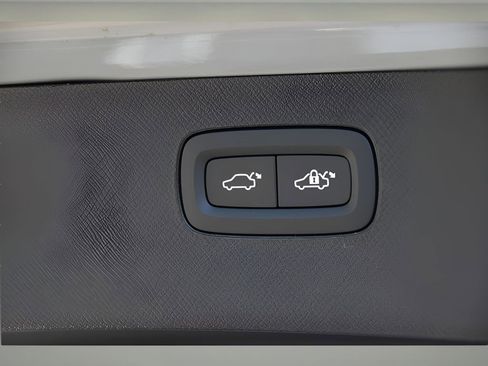 New 2026 Volvo XC90 B6 Plus w/ Protection Package Premier image 24