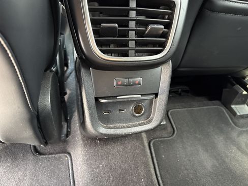 Used 2019 Lincoln Nautilus Reserve FWD image 11