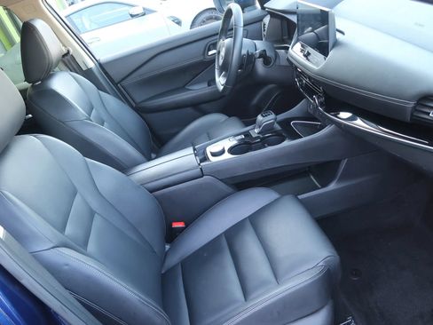 Used 2024 Nissan Rogue SL AWD/4WD image 25