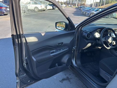 New 2025 Nissan Kicks Play S image 14