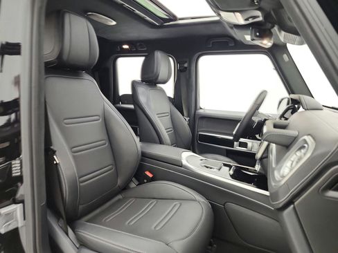 Used 2025 Mercedes-Benz G 550 image 27