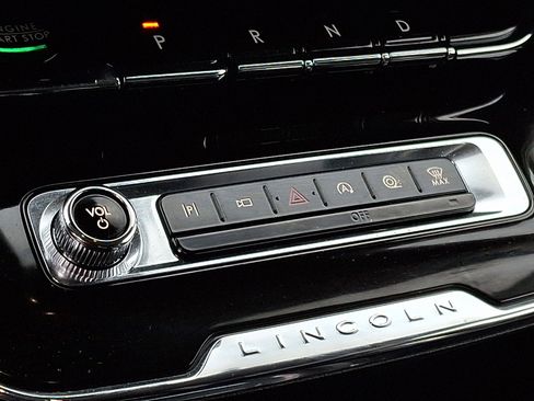 Used 2024 Lincoln Corsair AWD image 16