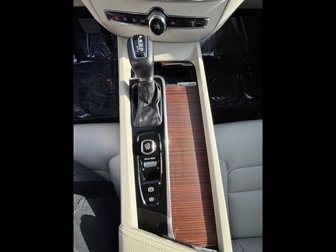 Used 2020 Volvo S60 T6 Momentum w/ Protection Package image 9