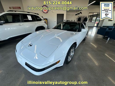Used 1995 Chevrolet Corvette Coupe RWD image 1