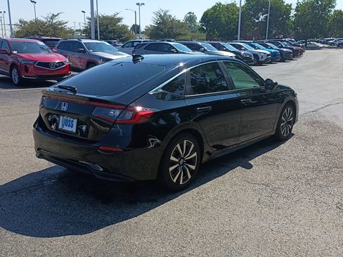 Used 2023 Honda Civic EX-L image 3