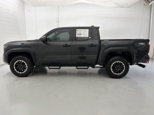Used 2025 Toyota Tacoma TRD Off-Road AWD/4WD image 8