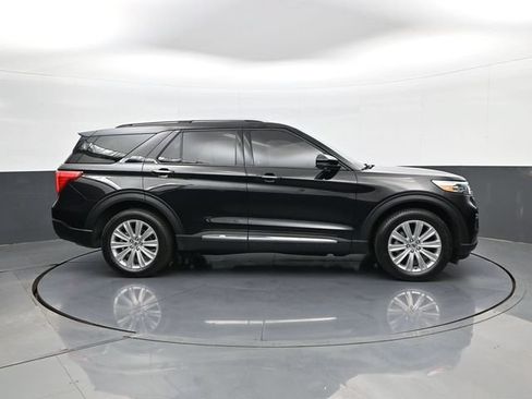 Used 2024 Ford Explorer Limited w/ Limited Technology Package AWD/4WD image 4