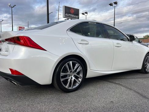 Used 2018 Lexus IS 300 image 8
