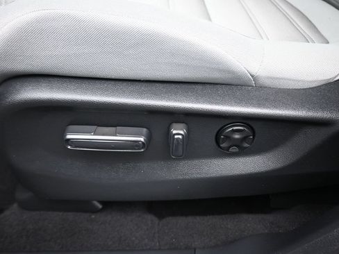 Used 2018 Honda CR-V EX image 12