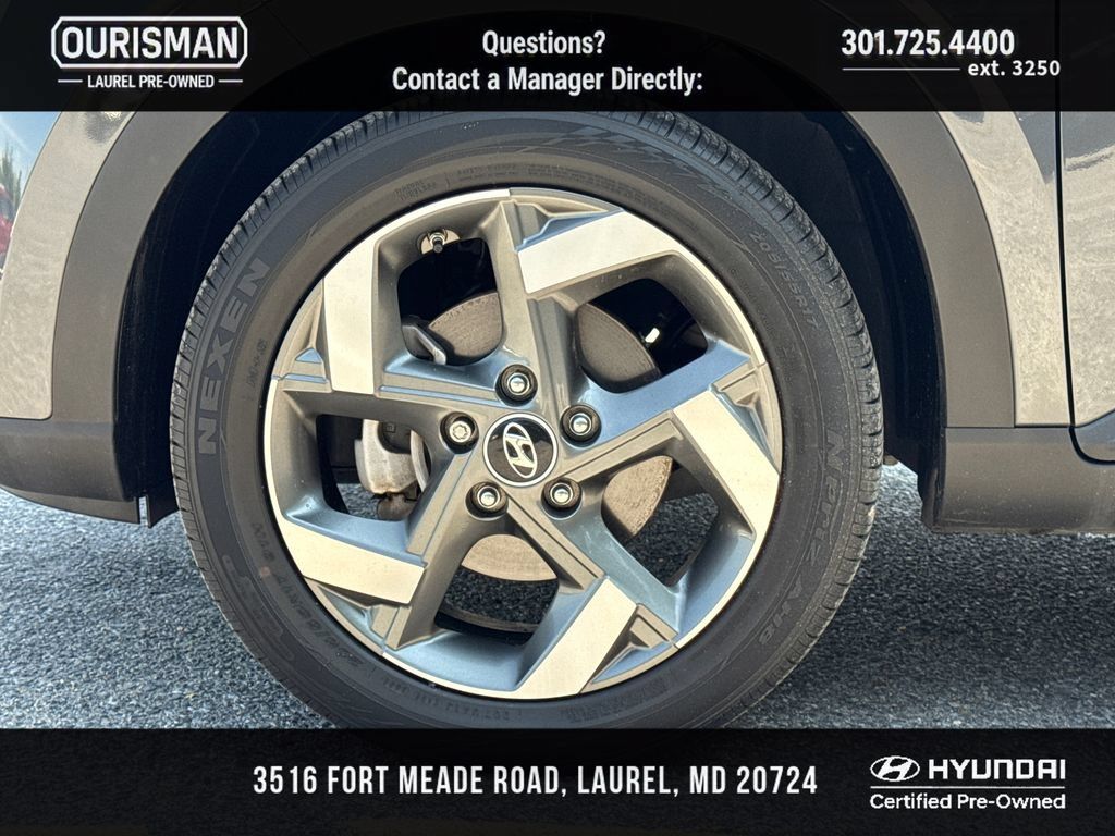 Certified 2024 Hyundai Venue SEL FWD image 5