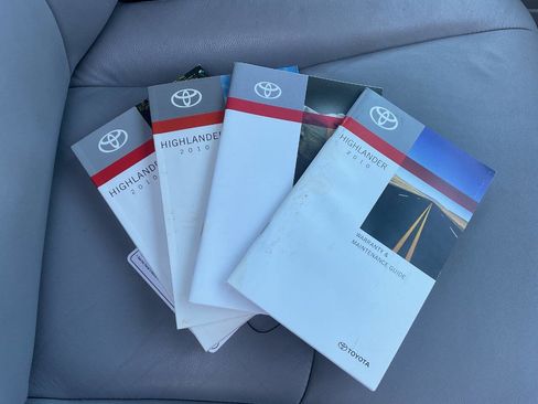 Used 2010 Toyota Highlander Limited image 41