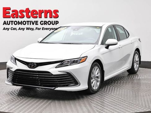 Used 2023 Toyota Camry LE image 1