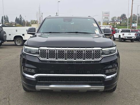 Used 2023 Jeep Grand Wagoneer Series II image 5