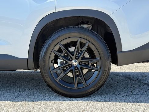Used 2024 Toyota Grand Highlander AWD Hybrid image 12