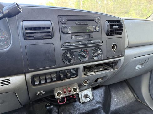 Used 2006 Ford F250 XL image 26