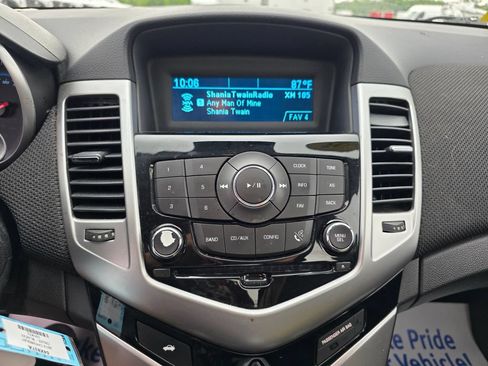 Used 2015 Chevrolet Cruze LT FWD image 30