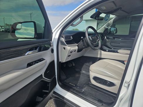 Used 2022 Jeep Wagoneer Series III w/ Convenience Group I AWD/4WD image 34