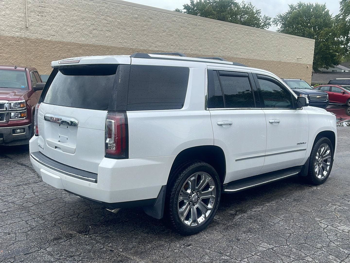 Used 2017 GMC Yukon Denali AWD/4WD image 7