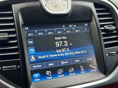 Used 2014 Chrysler 300 image 23