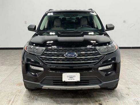 Certified 2022 Ford Explorer XLT w/ Equipment Group 202A image 5