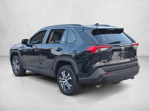 Used 2021 Toyota RAV4 LE AWD/4WD image 7